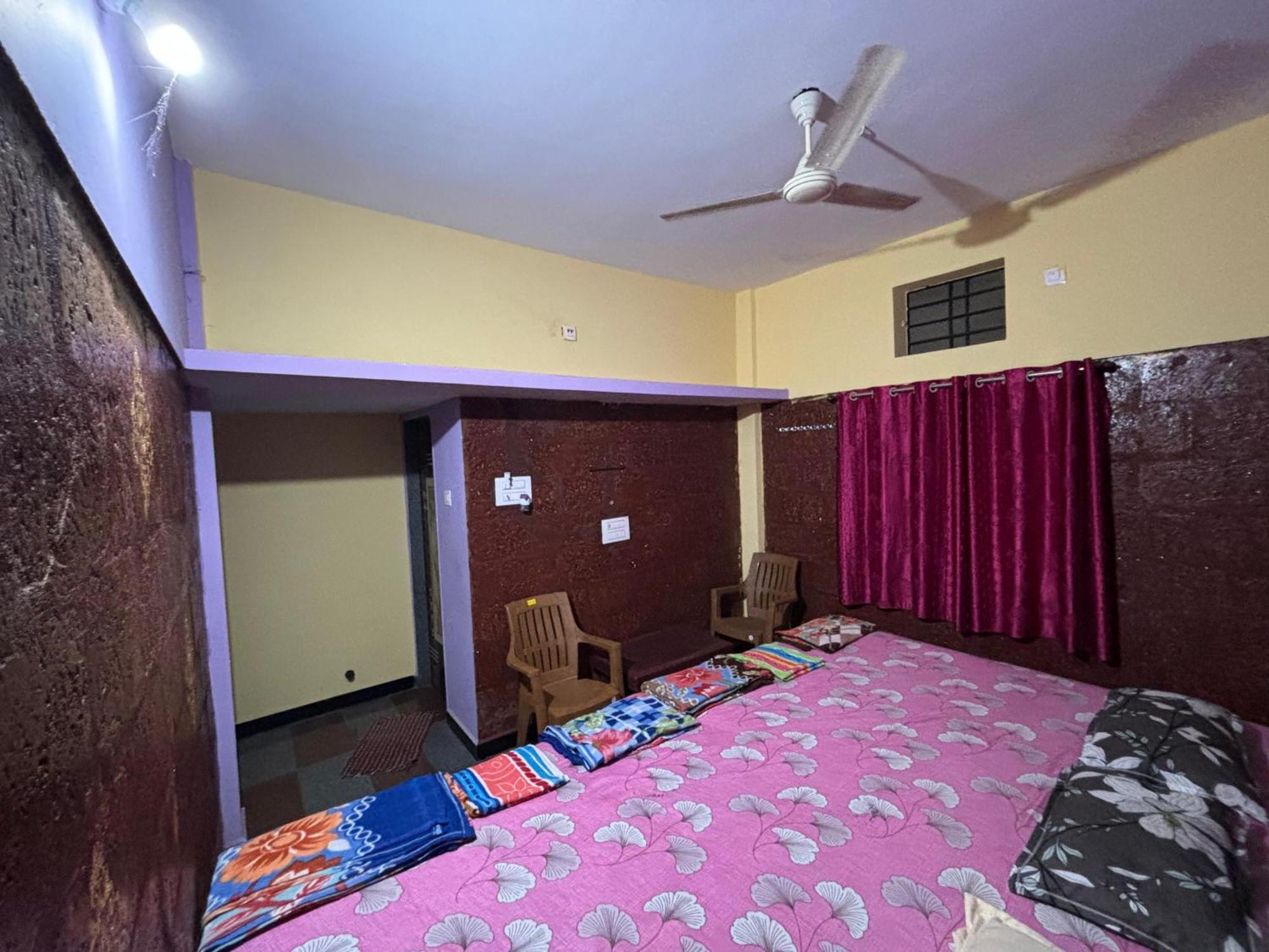 Nakadi Homestay *